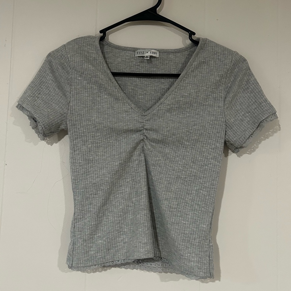 Small Fitz+Eddi top